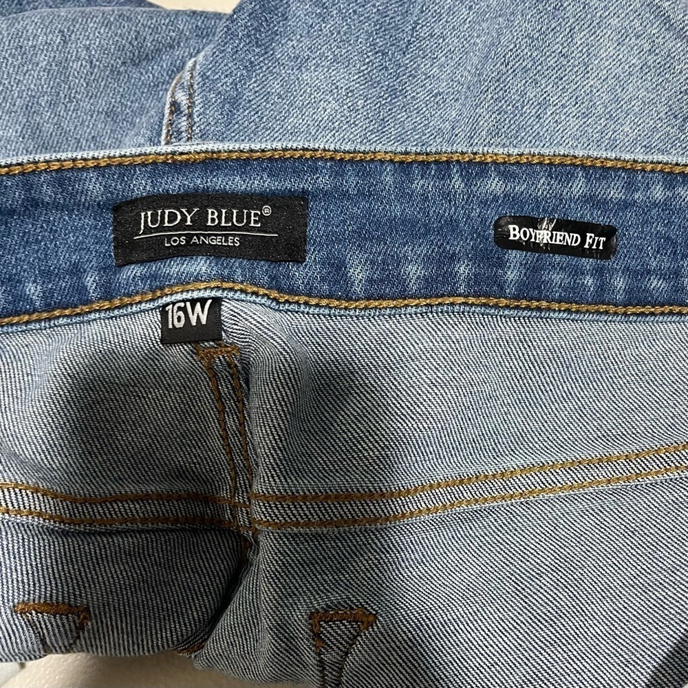 Judy Blue Destroyed Light Wash Boyfriend Jeans Size 16W Style JB82170LT - Picture 5 of 6
